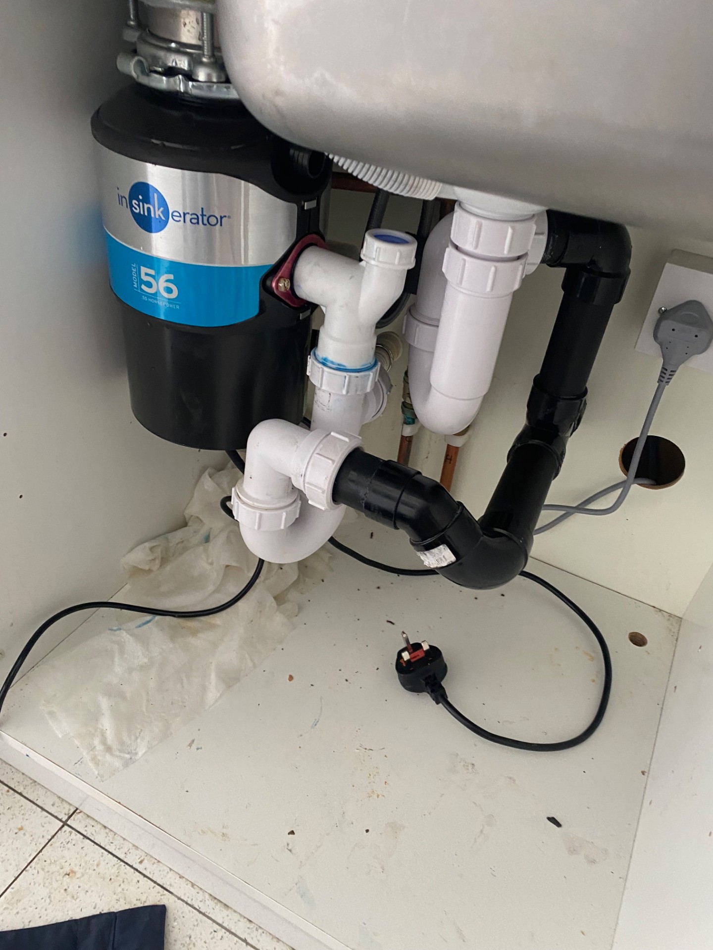 Kitchen electrical installation with dedicated circuits